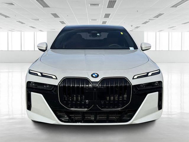 new 2025 BMW 760 car, priced at $132,025