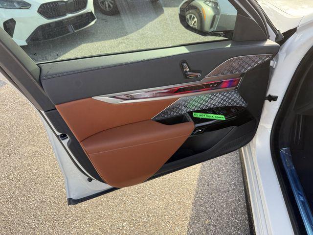 new 2025 BMW 760 car, priced at $132,025