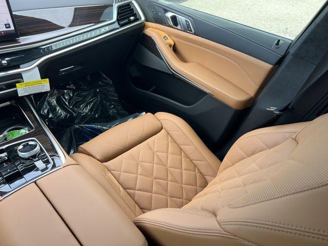 new 2026 BMW X7 car, priced at $106,175