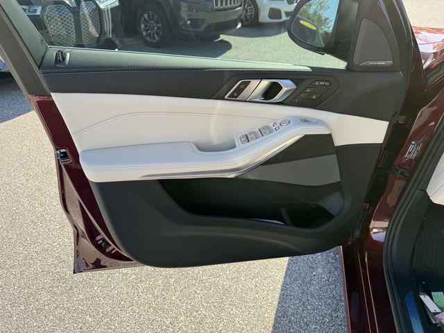 new 2025 BMW X7 car, priced at $94,325