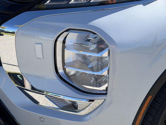 used 2023 Mitsubishi Outlander car, priced at $24,863