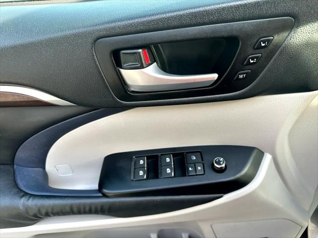 used 2015 Toyota Highlander car, priced at $18,526