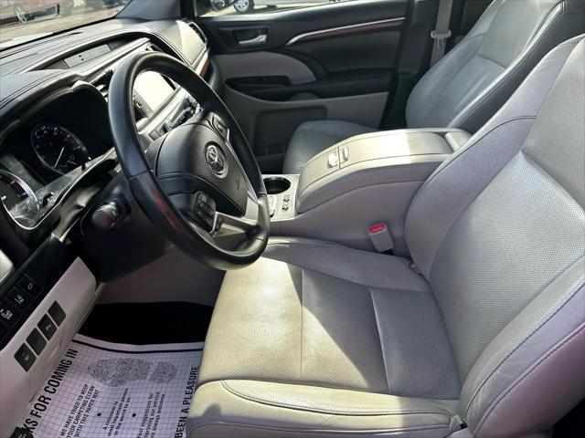 used 2015 Toyota Highlander car, priced at $18,526