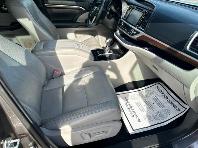 used 2015 Toyota Highlander car, priced at $18,526