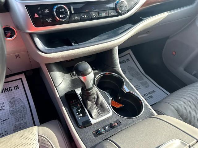 used 2015 Toyota Highlander car, priced at $18,526