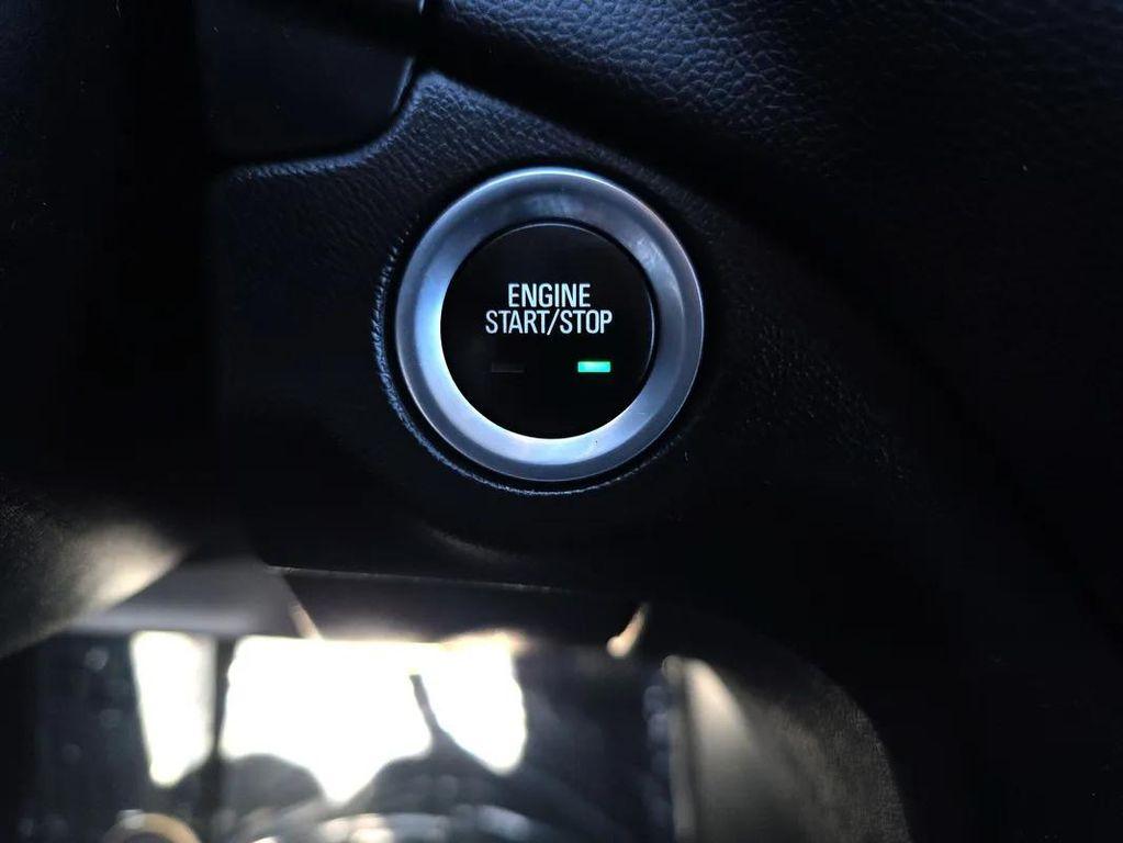 used 2021 Chevrolet Equinox car, priced at $21,399