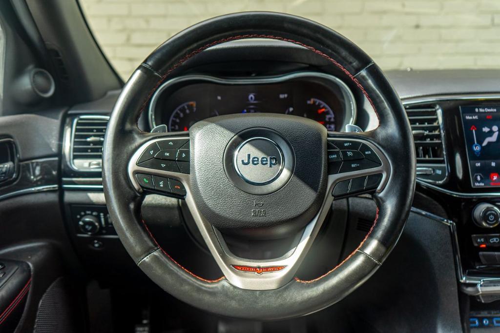 used 2020 Jeep Grand Cherokee car, priced at $23,399