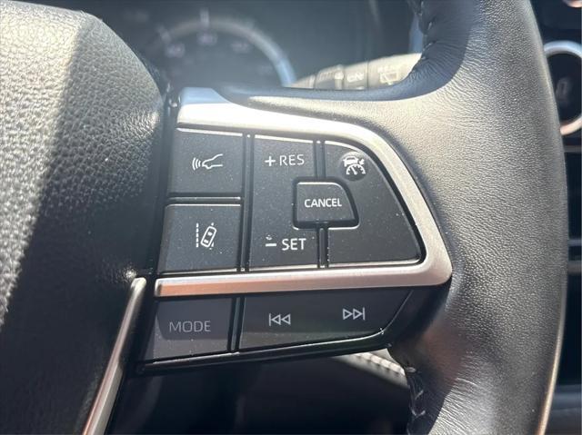 used 2023 Toyota Highlander car, priced at $35,999