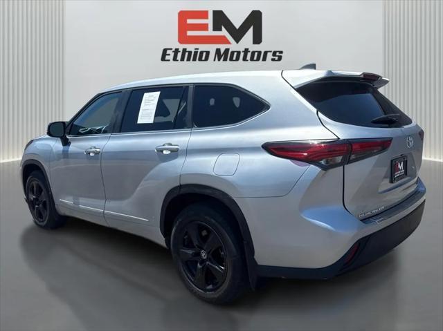 used 2023 Toyota Highlander car, priced at $35,999