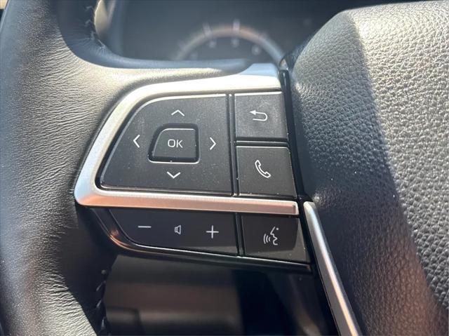 used 2023 Toyota Highlander car, priced at $35,999
