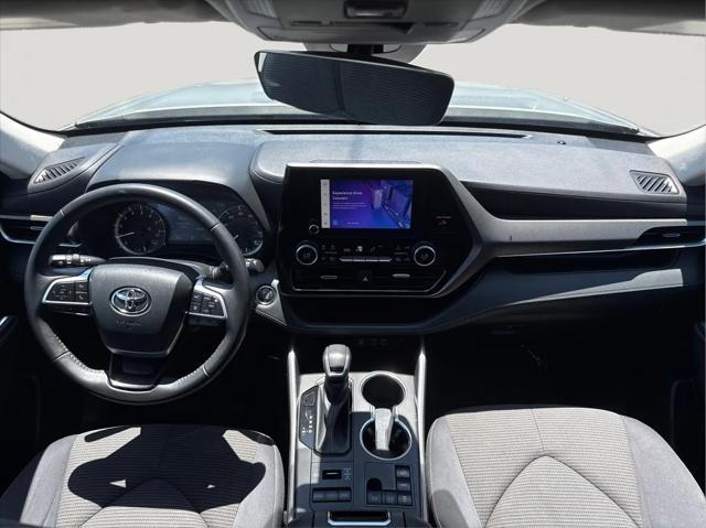 used 2023 Toyota Highlander car, priced at $35,999