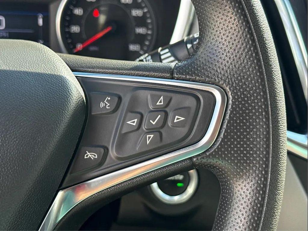 used 2023 Chevrolet Equinox car, priced at $18,999