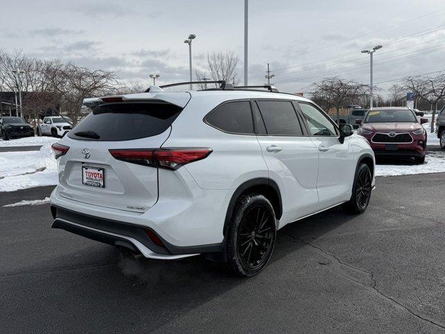 used 2023 Toyota Highlander car, priced at $40,376