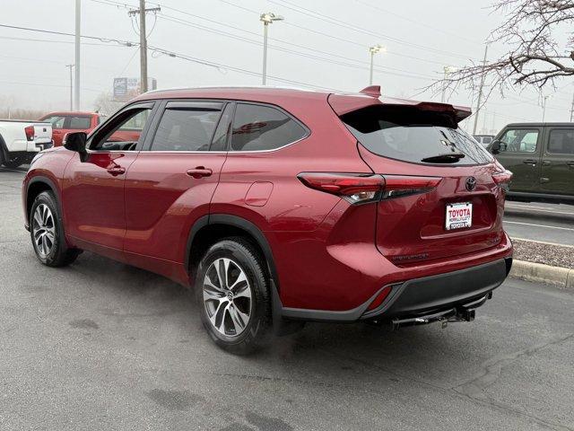 used 2021 Toyota Highlander car, priced at $32,909