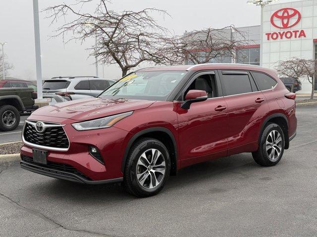 used 2021 Toyota Highlander car, priced at $32,909