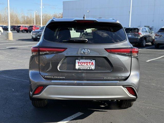 used 2021 Toyota Highlander car, priced at $39,340