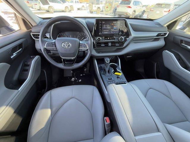 used 2021 Toyota Highlander car, priced at $34,420