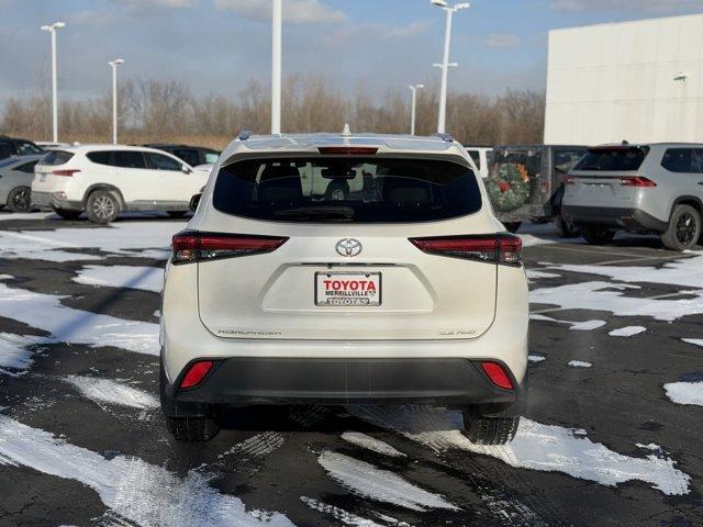 used 2021 Toyota Highlander car, priced at $34,420