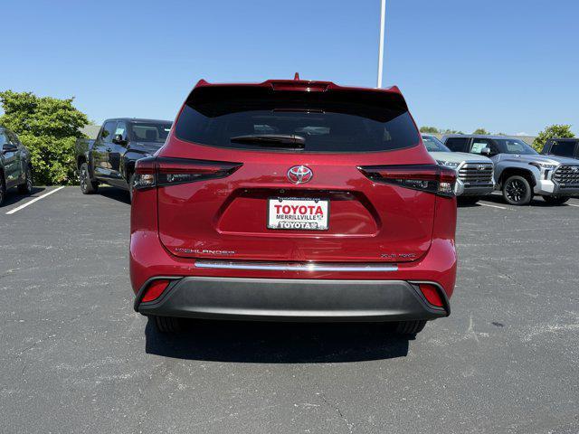 new 2025 Toyota Highlander car, priced at $48,153
