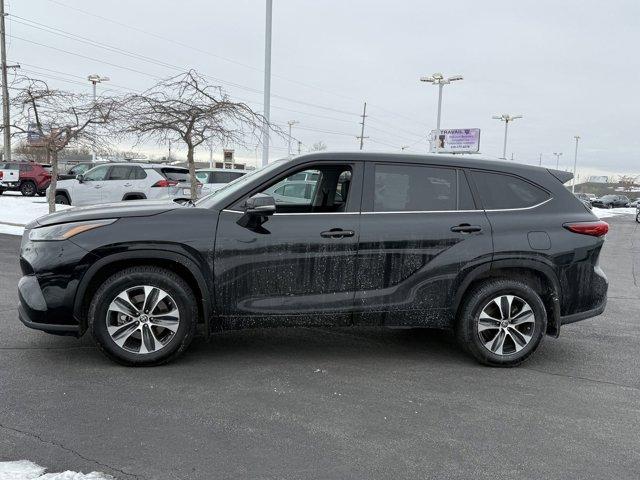 used 2022 Toyota Highlander car, priced at $35,695