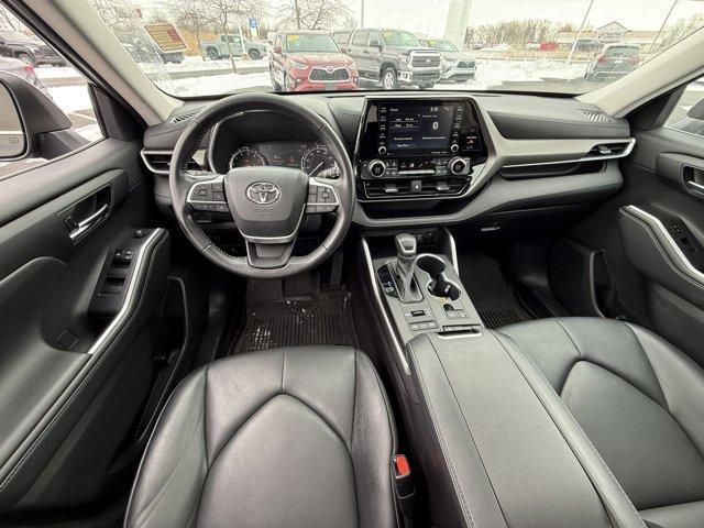 used 2022 Toyota Highlander car, priced at $35,695