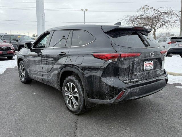 used 2022 Toyota Highlander car, priced at $35,695