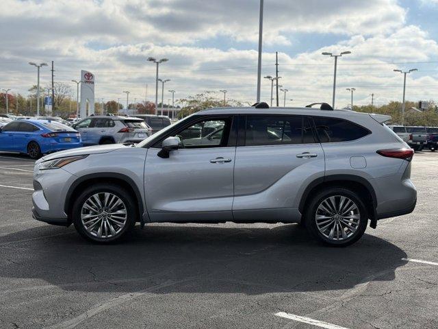 used 2022 Toyota Highlander Hybrid car, priced at $47,027