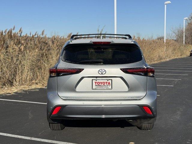 used 2024 Toyota Highlander car, priced at $45,373