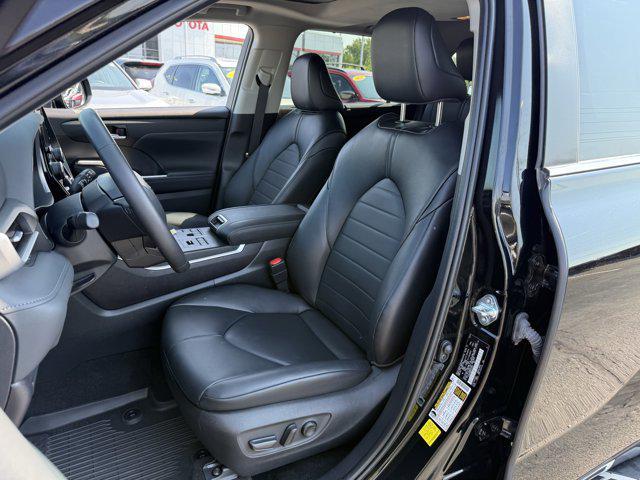 used 2024 Toyota Highlander car, priced at $43,893