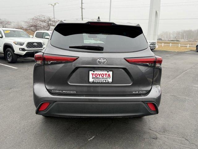 used 2022 Toyota Highlander car, priced at $35,161