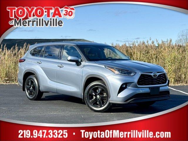 used 2021 Toyota Highlander car, priced at $31,598