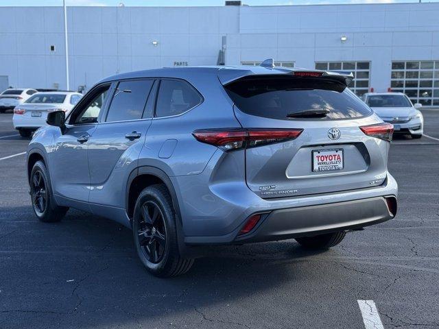 used 2021 Toyota Highlander car, priced at $31,598