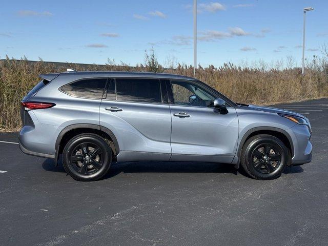 used 2021 Toyota Highlander car, priced at $31,598