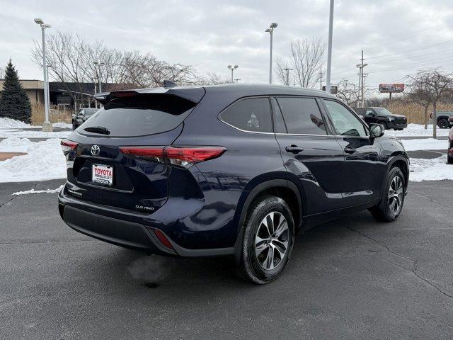 used 2022 Toyota Highlander car, priced at $35,818