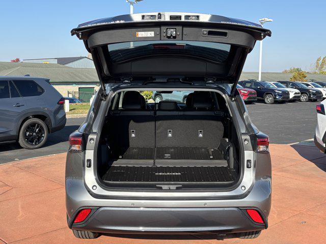 new 2026 Toyota Highlander car, priced at $50,229