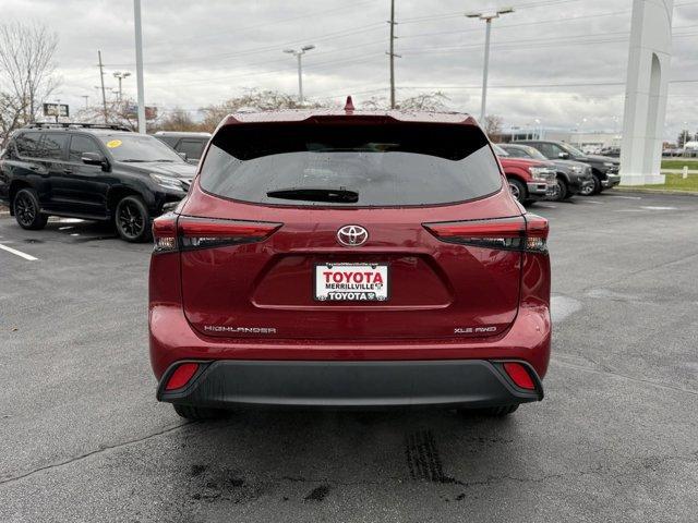 used 2022 Toyota Highlander car, priced at $35,918