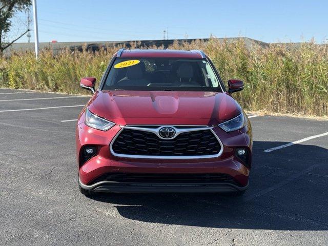 used 2021 Toyota Highlander car, priced at $33,913