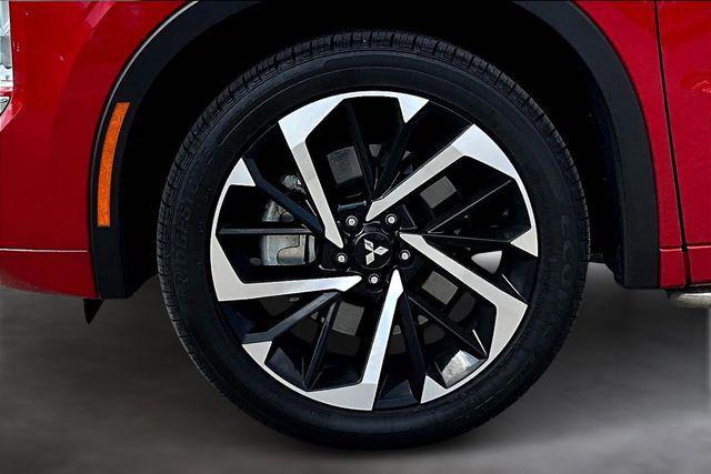 used 2024 Mitsubishi Outlander car, priced at $30,704