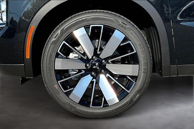 new 2025 Mitsubishi Outlander car, priced at $40,499