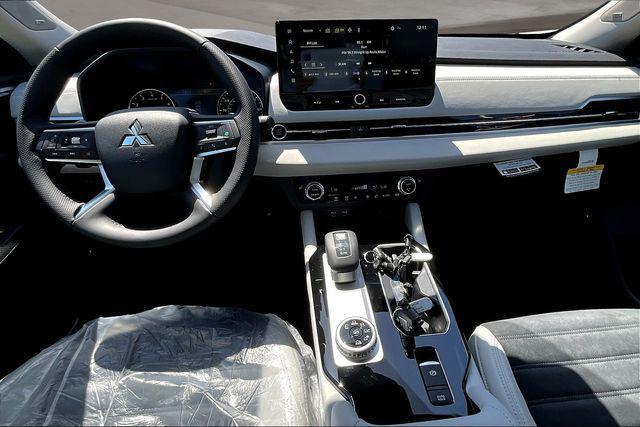 new 2025 Mitsubishi Outlander car, priced at $37,999