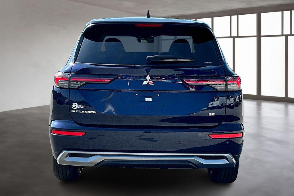 new 2025 Mitsubishi Outlander car, priced at $37,305
