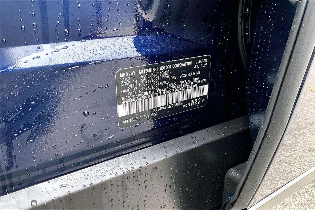 new 2025 Mitsubishi Outlander car, priced at $37,305