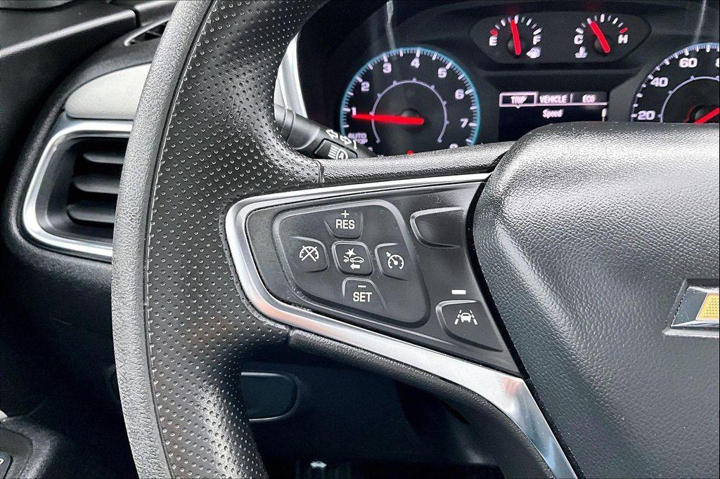 used 2024 Chevrolet Equinox car, priced at $19,081