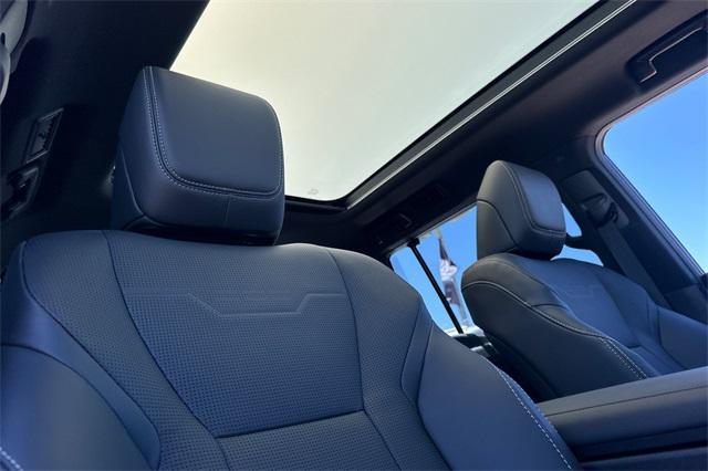 new 2025 Lexus GX 550 car, priced at $85,528