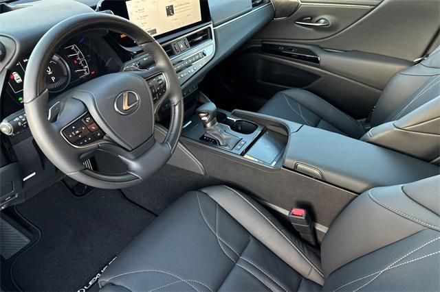 new 2025 Lexus ES 300h car, priced at $56,544
