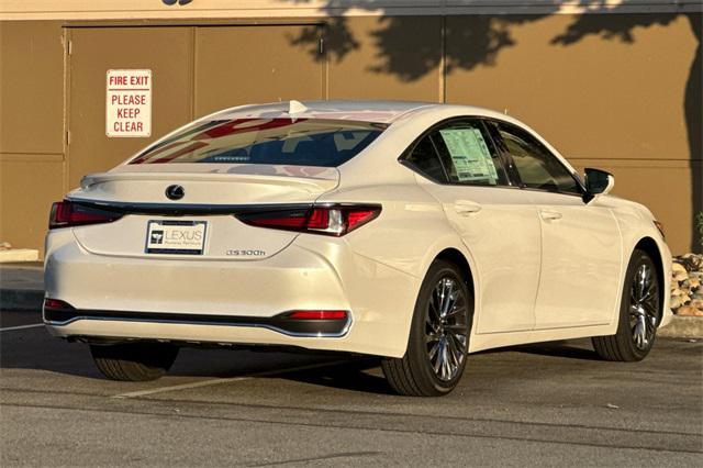 new 2025 Lexus ES 300h car, priced at $56,544