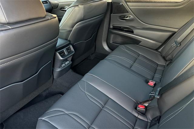 new 2025 Lexus ES 300h car, priced at $56,544