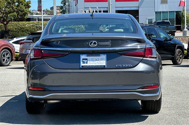 new 2025 Lexus ES 300h car, priced at $50,944