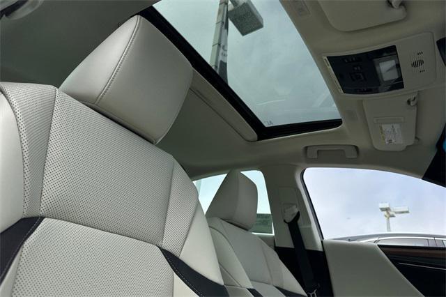 new 2025 Lexus ES 300h car, priced at $50,944