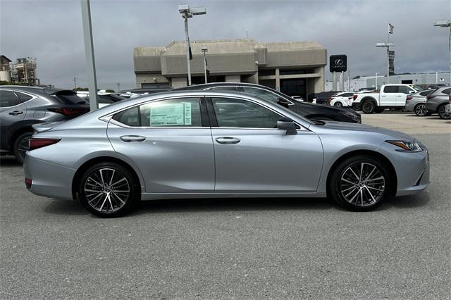 new 2025 Lexus ES 300h car, priced at $50,944